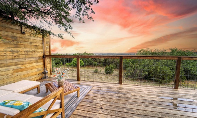 Oatmeal Cabina | Luxury Tent #1 w/hot tub and amazing views