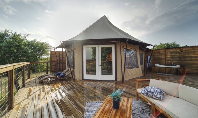 Oatmeal Cabina | Luxury Tent #3 w/outdoor tub and amazing views