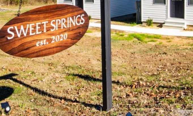 Albertville Casa | Luxury Tiny Home #13 at Sweet Springs