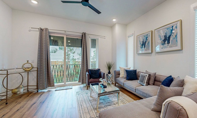 Lindridge-Martin Manor Casa | Luxury townhome with open-concept living space & gas fireplace