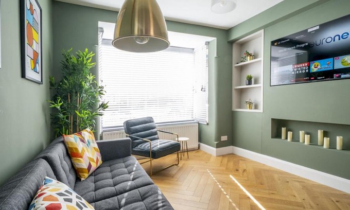 Belfast Casa | Luxury Townhouse 2BR Belfast's Best Area