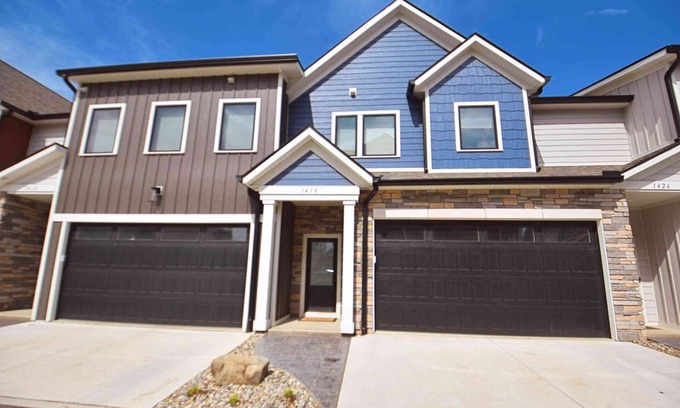 Wooded Estates Casa | Luxury Townhouse near Notre Dame with Fireplace & Pit (1418)