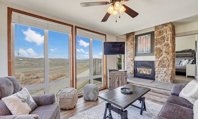 Silvercreek Condominio | Luxury Updated 2BR2BA/Walk to Base/Bike Hike Fish Golf/STUNNING Mountain Views🌄