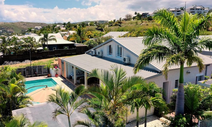 Carosse Villa | Villa de lujo con piscina: La Villa Miranda Meuble de Tourisme 4 *