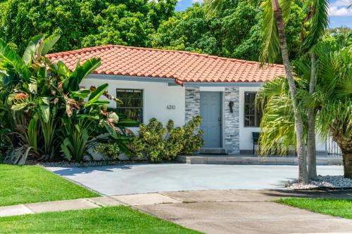 Flagami Casa | Luxury Vacation House in Miami’s Center!