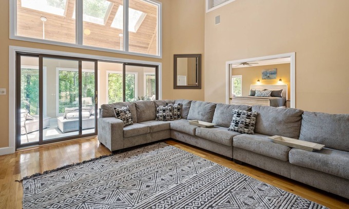Daphne Casa | LUXURY Vacay! Secluded, Events Welcome, Waterpark + Golfing Nearby, Wifi, Slp 25