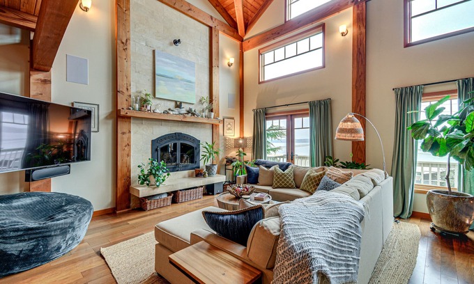 Vashon Island Casa | Luxury Vashon Vacation Rental w/ Beach Access!