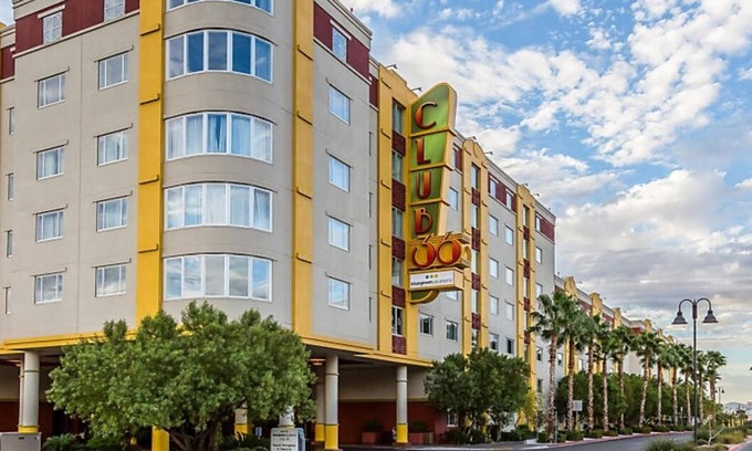 Las Vegas Complejo | Luxury Vegas Resort - Formula 1 Weekend - 4 Nights No Resort Fee!