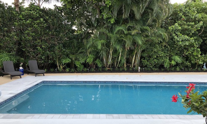 South Beach Casa | Luxury Vero Beach House, steps from private beach, fully renovated and equipped.
