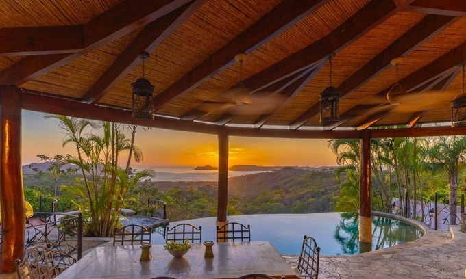 Playa Panamá Villa | Luxury villa in Playa Panama, Guanacaste, Costa Rica.