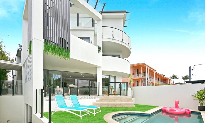 Gold Coast Villa | Luxury Villa 170m to the Beach with Internal Elevator