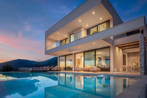 Kastel Stari Villa | Luxury Villa Bay of Split with Pool