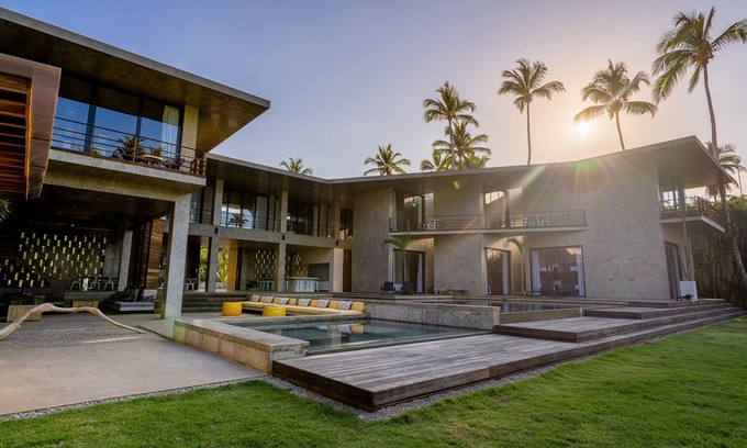 Las Terrenas Villa | Villa de Lujo Frente al Mar de 12 Habitaciones, Jacuzzi Gigante
