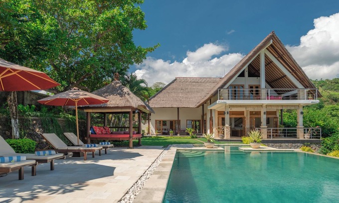 Banjar Villa | Villa de lujo cerca de Lovina con piscina y personal y vistas espectaculares.