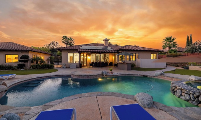 Fallbrook Casa | Luxury Villa Close to your wedding venues, Golf and Wineries