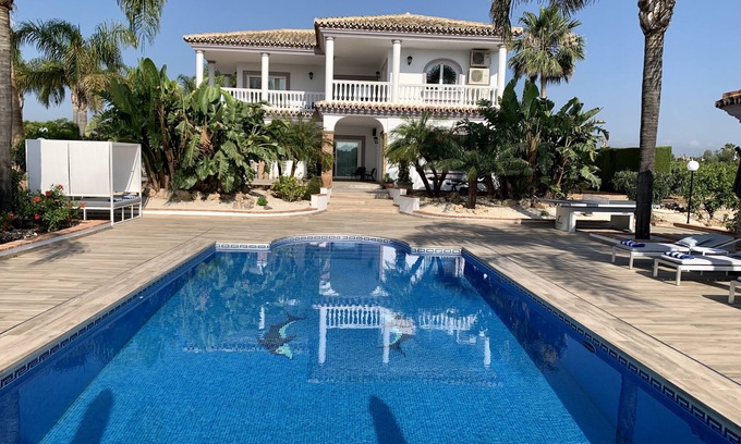 Alhaurín el Grande Villa | Luxury villa w/ stunning views in 2 acres of rural countryside - 30m from coast