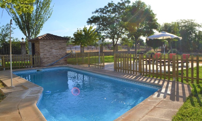 Fernán Caballero Villa | Casa rural de lujo con piscina privada, barbacoa, chimenea y 5 habitaciones