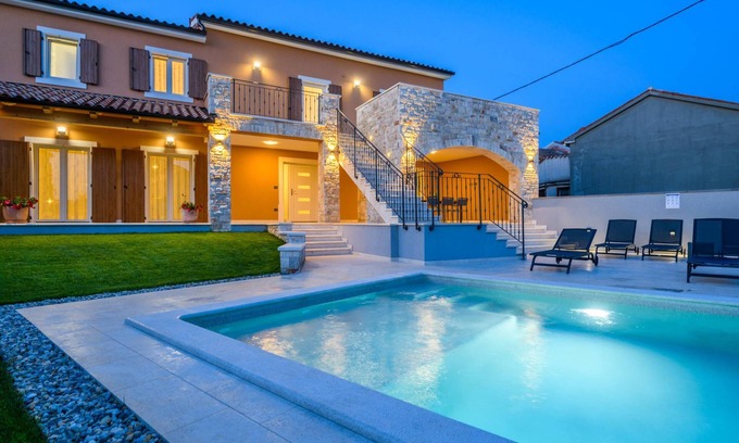 Jursici Villa | Luxury Villa Grande