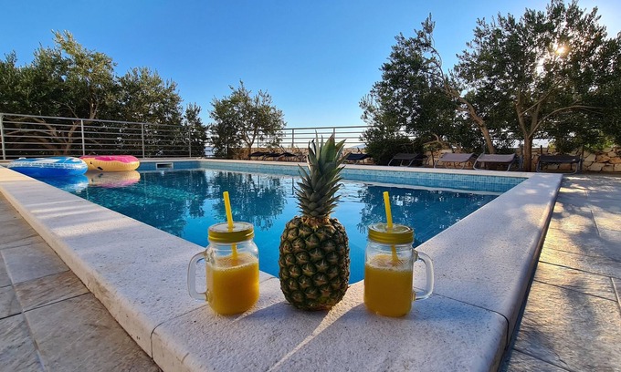 Kastel Kambelovac Villa | Luxury Villa Ana with Private Pool and Sea View