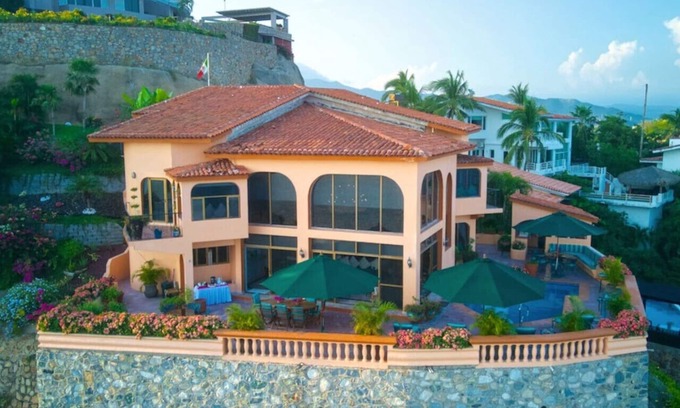 Condominios La Punta Casa | Luxury Villa in Gated Community