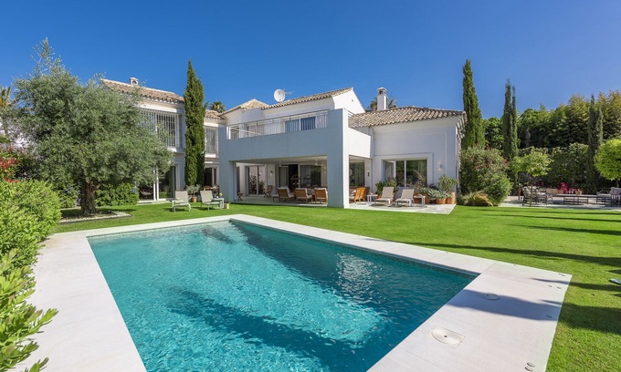 Guadalmina Villa | Espectacular villa de lujo en Marbella con piscina
