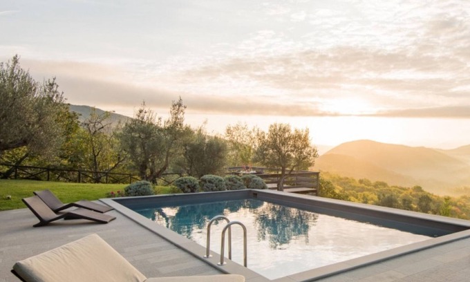 Montelaguardia Villa | Luxury villa inside a big estate. Airco, heated pool