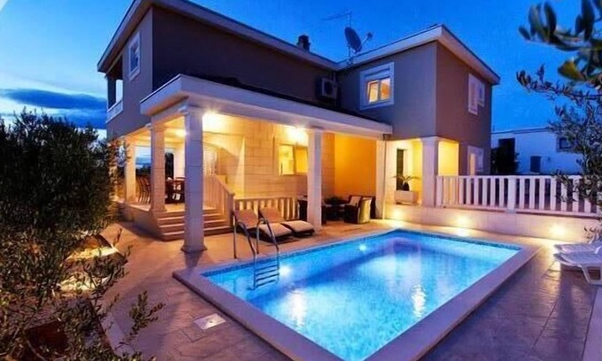 Necujam Villa | VILLA DE LUJO IVAN CON PISCINA, ISLA ŠOLTA