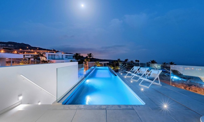 Guía de Isora Villa | Villa "Karat Villa Abama" con piscina, vistas al mar, aire acondicionado, Wi-Fi, jardín y terraza