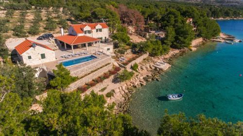 Cove Osibova (Milna) Villa | Luxury Villa Kate - in Lucice Bay with turquoise sea, Amazing Seaviews, and Heated Pool