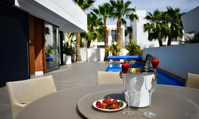 Rojales Villa | Luxury Villa LAGUNA - Ciudad Quesada