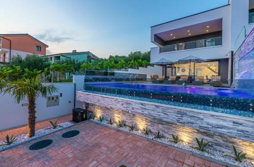 Crikvenica Villa | Luxury Villa Lorena with heated pool, jacuzzi,sauna and seaview
