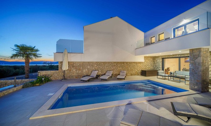 Gabonjin Casa | Villa de lujo MARIA con piscina climatizada