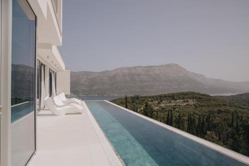 Zrnovo Villa | Luxury Villa Morello Korcula 1 with heated pool, gym, sauna
