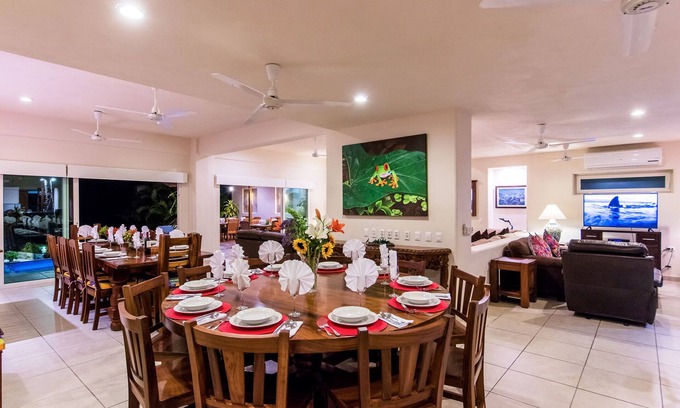 Zona sur Villa | Villa de lujo en la mejor playa para nadar en Puerto Vallarta con personal completo y piscina