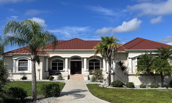 Port Charlotte Villa | Luxury Villa on Canal