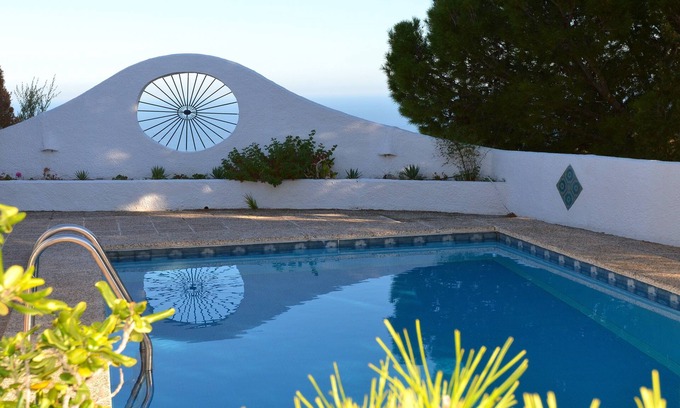 La Parata Villa | Villa de lujo, situada en un entorno tranquilo, piscina privada, cancha de tenis compartida