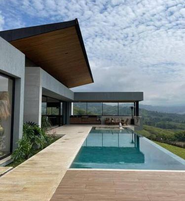 Pereira Villa | Luxury Villa Spectacular Views Sauna Jacuzzi BBQ