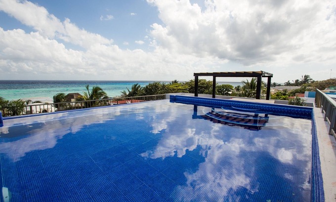 Área de Playacar Fase I Villa | Luxury Villa Steps to Beach, 5th Ave & Concierge Avail! Beach access 70 meters!