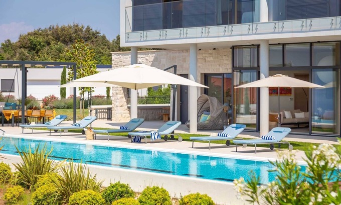 Supetar Villa | Luxury Villa Vibrante with Pool