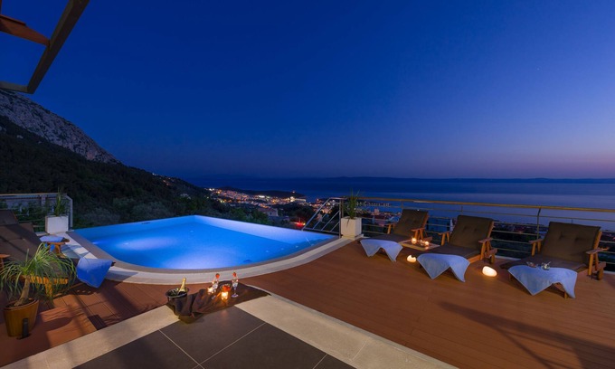 Veliko Brdo Casa | Villa de lujo con vistas a Makarska, piscina infinita climatizada, vistas a la montaña y al mar, barbacoa ...