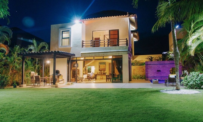 Guayacanes Villa | Luxury Villa with huge backyard