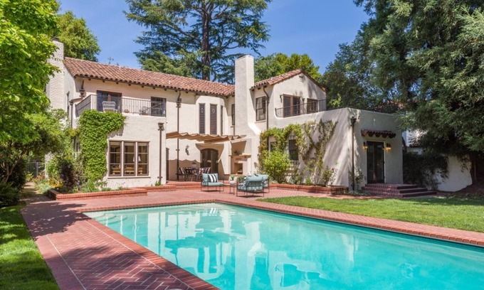 Crescent Park Casa | Luxury Villa w/Pool Palo Alto Silicon Valley, Downtown, King Bed