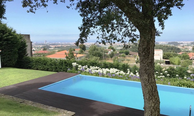 Rates Villa | Villa de lujo con piscina y vistas al mar. Wifi gratuito.