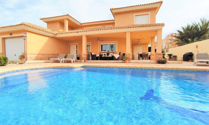 San Javier Villa | Villa de lujo de 4 dormitorios con piscina privada cerca del mar
