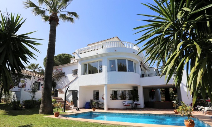Nueva Andalucia Hotel | Villa de lujo con impresionantes vistas y jardín