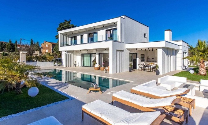 Krk Cabina | Casa de campo de lujo en Krk con piscina cubierta y al aire libre