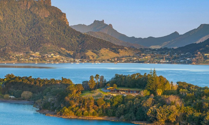 Taiharuru Casa | Luxury Villa with Pool at Whangarei Heads. Contemporary with BIG views!