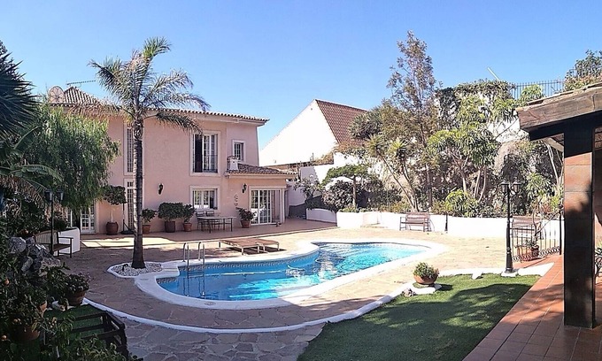 Radazul Villa | Villa de lujo con piscina y gimnasio completo a 500m de playa y puerto deportivo
