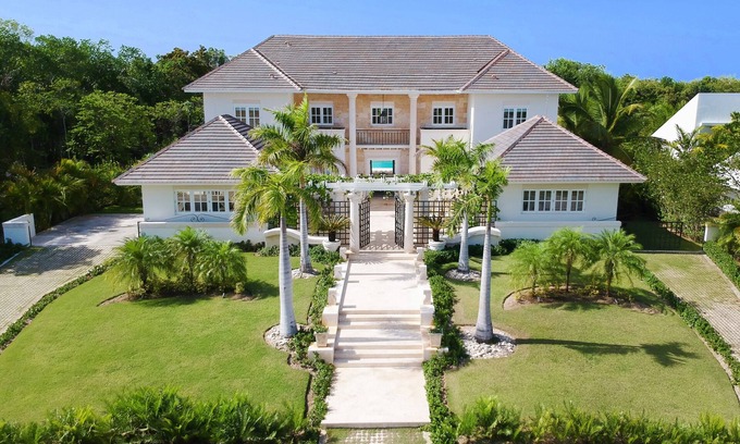 Punta Cana Villa | Villa de Lujo de 5 Habitaciones con Servicio de limpieza y Cocinera Incluida