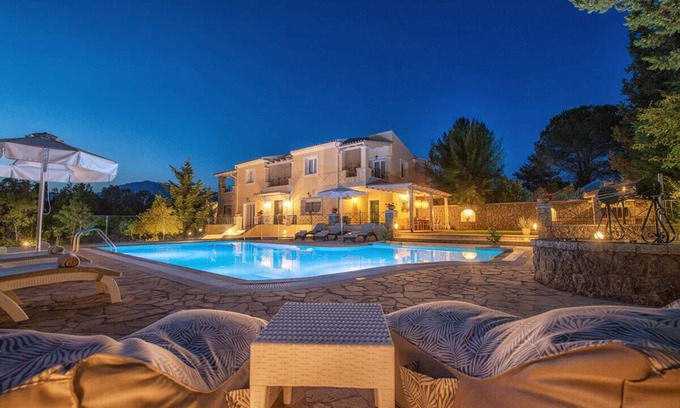 Dassia Villa | VILLA DE LUJO CON PISCINA PRIVADA CERCA DE LA PLAYA